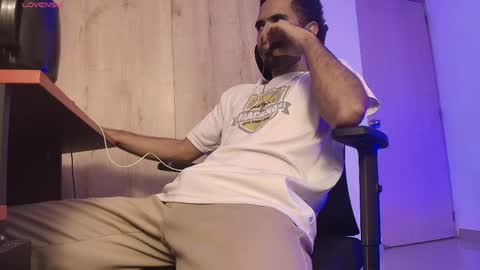 Snapshot of imyourg0d chatting on 04-25-26, 03:42 Daniel thumb up me please its important Im new INDEPENDENT MODEL online show from 04-25-26, 03:42