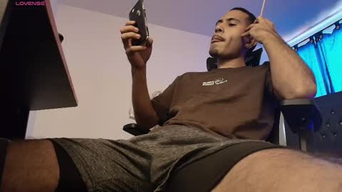 Snapshot of imyourg0d chatting on 06-08-26, 03:45 Daniel thumb up me please its important Im new INDEPENDENT MODEL online show from 06-08-26, 03:45