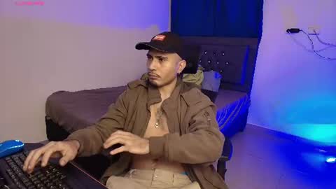Snapshot of imyourg0d chatting on 06-25-26, 05:12 Daniel thumb up me please its important Im new INDEPENDENT MODEL online show from 06-25-26, 05:12