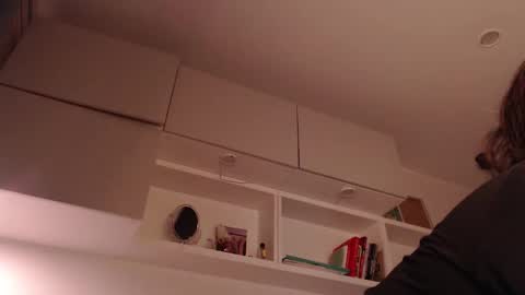 Snapshot of in_yan chatting on 09-13-25, 04:29 Lin online show from 09-13-25, 04:29