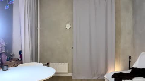 oksana  online show from 12-15-25, 04:55