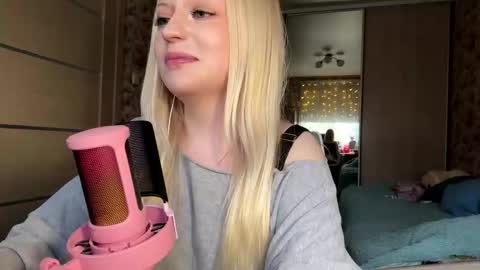 Lola online show from 03-13-26, 12:56