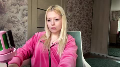 Lola online show from 04-07-26, 12:05