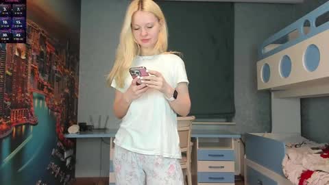 Snapshot of incredible__shell_ chatting on 05-10-26, 07:41 Masha online show from 05-10-26, 07:41