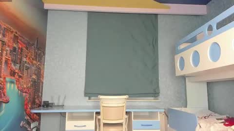 Snapshot of incredible__shell_ chatting on 05-14-26, 07:09 Masha online show from 05-14-26, 07:09