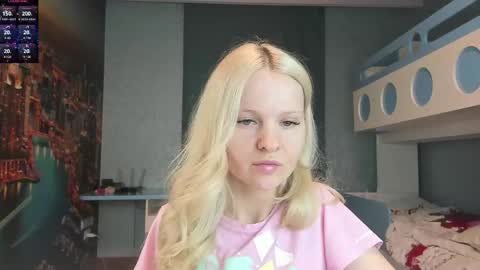 Snapshot of incredible__shell_ chatting on 06-02-26, 05:15 Masha online show from 06-02-26, 05:15