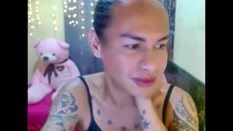 Snapshot of indaypakay_ts chatting on 10-27-25, 12:04 Pakay online show from 10-27-25, 12:04