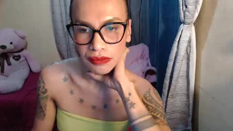 Snapshot of indaypakay_ts chatting on 02-27-26, 09:53 Pakay online show from 02-27-26, 09:53