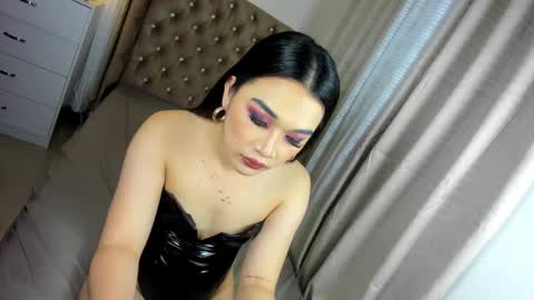 indestructabletrixie online show from 12-29-24, 10:45