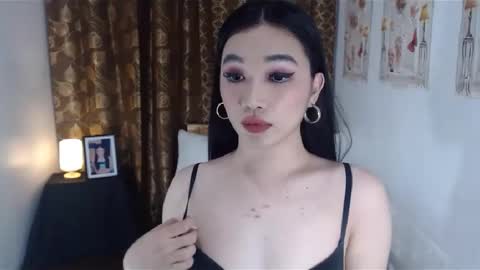 indestructabletrixie online show from 01-08-25, 12:49