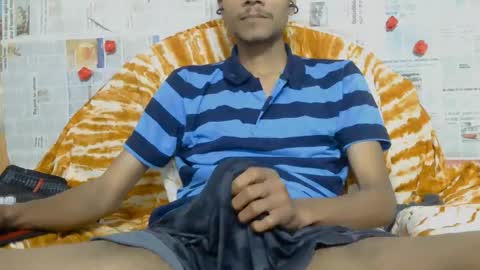 Snapshot of indian_bengali_boy chatting on 02-17-26, 05:15 Suman Leo online show from 02-17-26, 05:15