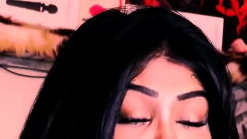 Bella Ambrosia online show from 11-28-25, 01:41