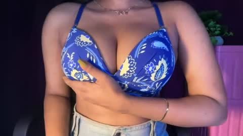 Raya  online show from 04-18-26, 05:28