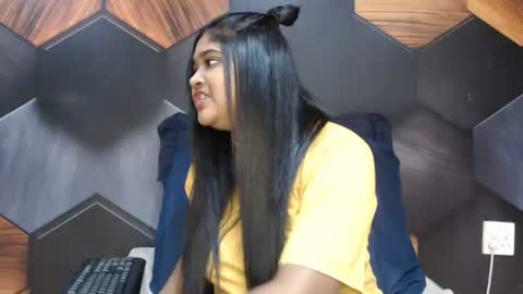 Snapshot of indian_rimmelx chatting on 07-13-26, 06:49 Melz online show from 07-13-26, 06:49