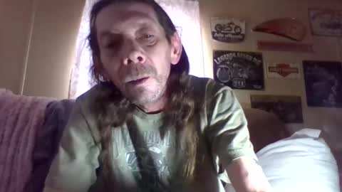 Snapshot of indianabob1 chatting on 02-17-26, 05:41 indianabob1 online show from 02-17-26, 05:41