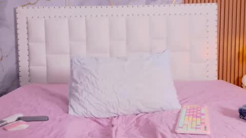 LITTLE AINHOA  online show from 10-23-25, 07:45