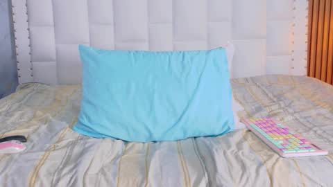 LITTLE AINHOA  online show from 10-24-25, 07:32