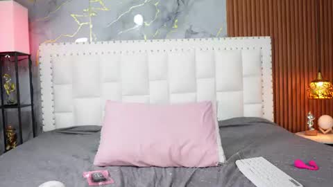 Snapshot of indiancutiie chatting on 06-12-26, 07:46 LITTLE AINHOA online show from 06-12-26, 07:46