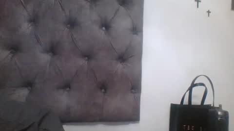 Snapshot of indianjasmin chatting on 12-15-24, 04:59 priya online show from 12-15-24, 04:59