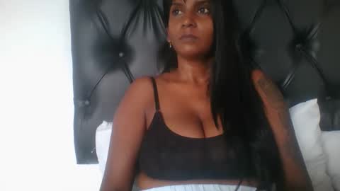Snapshot of indianjasmin chatting on 12-17-24, 05:07 priya online show from 12-17-24, 05:07