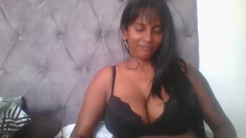 Snapshot of indianjasmin chatting on 12-21-24, 07:35 priya online show from 12-21-24, 07:35