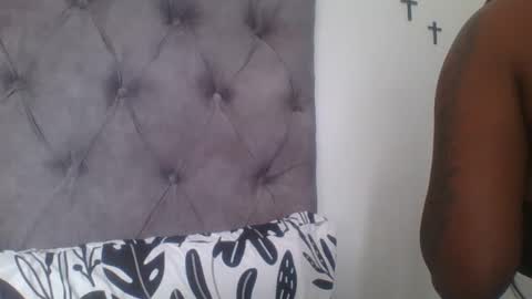 Snapshot of indianjasmin chatting on 12-28-24, 06:06 priya online show from 12-28-24, 06:06