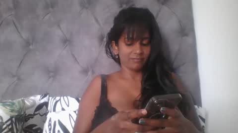 Snapshot of indianjasmin chatting on 01-08-25, 05:05 priya online show from 01-08-25, 05:05