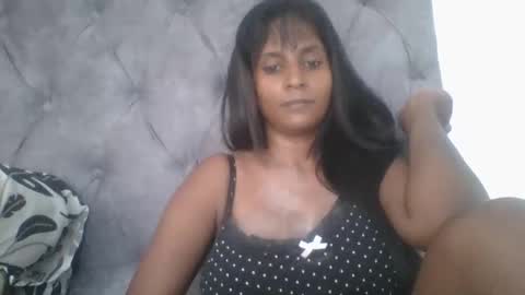 Snapshot of indianjasmin chatting on 01-12-25, 08:36 priya online show from 01-12-25, 08:36