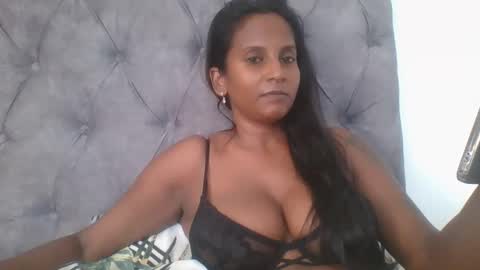 Snapshot of indianjasmin chatting on 02-02-25, 12:46 priya online show from 02-02-25, 12:46