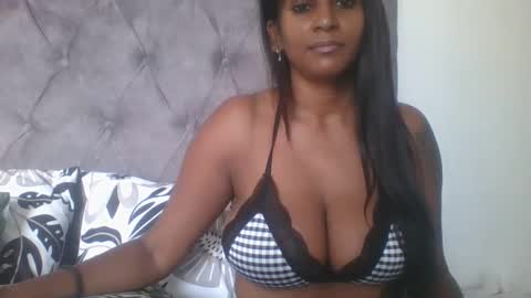 Snapshot of indianjasmin chatting on 02-17-25, 05:47 priya online show from 02-17-25, 05:47