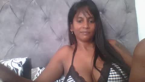 Snapshot of indianjasmin chatting on 02-18-25, 06:04 priya online show from 02-18-25, 06:04
