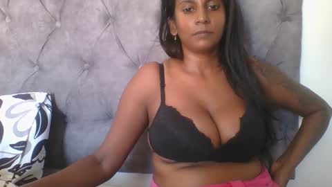 Snapshot of indianjasmin chatting on 02-22-25, 07:12 priya online show from 02-22-25, 07:12