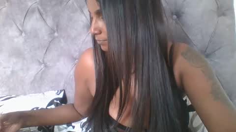 Snapshot of indianjasmin chatting on 03-10-25, 06:27 priya online show from 03-10-25, 06:27