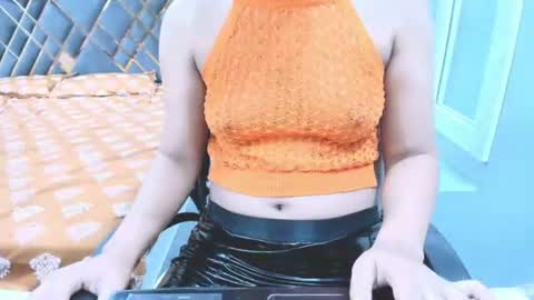 Snapshot of indiankittey chatting on 06-09-26, 02:01 indiankittey online show from 06-09-26, 02:01
