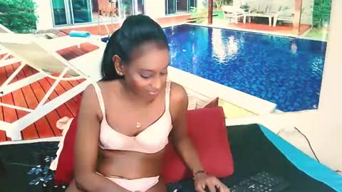Snapshot of indianlovebug chatting on 12-02-24, 10:50 Leah online show from 12-02-24, 10:50