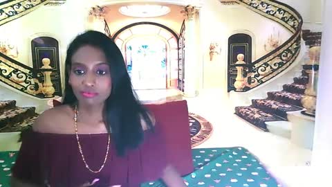 Snapshot of indianlovebug chatting on 12-27-24, 10:05 Leah online show from 12-27-24, 10:05