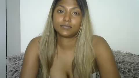 indianqtpie6 online show from 09-27-25, 06:24