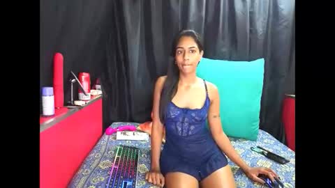 Snapshot of indiansexkitten23 chatting on 05-27-26, 07:16 stella sexkitten online show from 05-27-26, 07:16