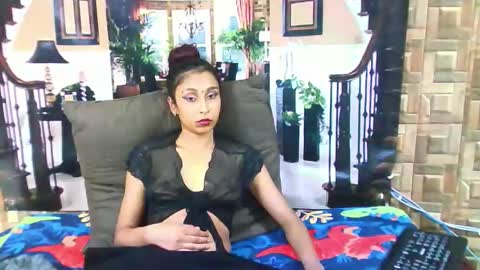 indiansexybutt4u2luv online show from 05-15-26, 07:04