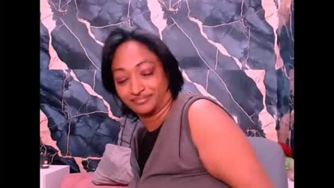 Snapshot of indianspicy69 chatting on 09-12-25, 03:06 Shreya online show from 09-12-25, 03:06