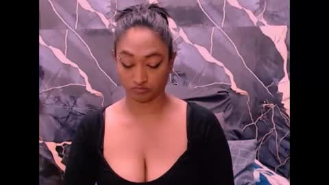 Snapshot of indianspicy69 chatting on 10-10-25, 02:54 Shreya online show from 10-10-25, 02:54