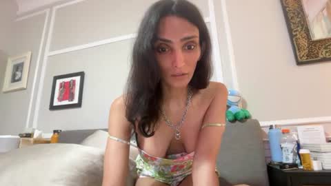Indiantransgirlillinois online show from 08-04-26, 06:27