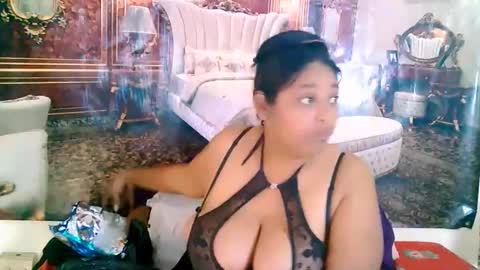 Snapshot of indianyummy chatting on 10-09-25, 05:27 Kajol online show from 10-09-25, 05:27