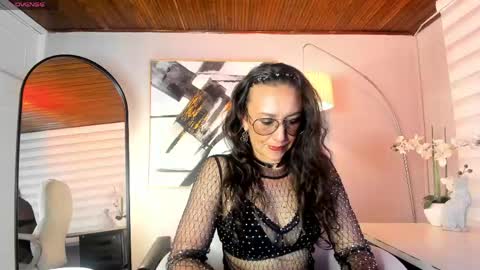 Snapshot of indigo_sativa chatting on 05-09-26, 12:16 Indigo Wild online show from 05-09-26, 12:16