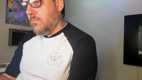 Snapshot of indigolvr chatting on 01-02-25, 12:55 BroLOU online show from 01-02-25, 12:55