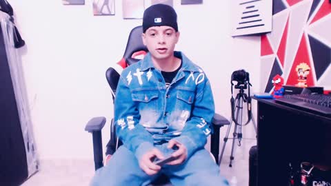 Snapshot of indomitablebeast chatting on 12-20-24, 03:58 matias online show from 12-20-24, 03:58