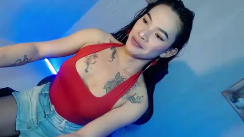 Snapshot of indra_mae chatting on 04-11-26, 11:14 Mae online show from 04-11-26, 11:14