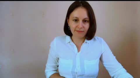 Snapshot of inessa_beauty chatting on 06-22-26, 04:09 Inessa online show from 06-22-26, 04:09