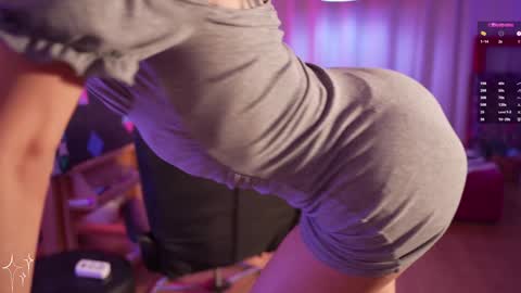 Snapshot of informal_ chatting on 02-07-25, 12:31 MAL ---  online show from 02-07-25, 12:31