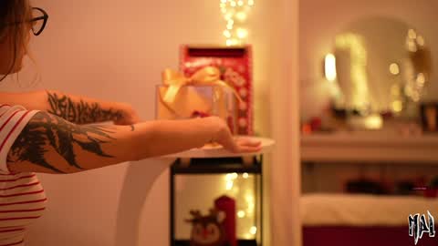 MAL ---  online show from 12-05-25, 01:36